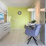 Timmare Seaside Apartmán